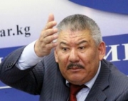 Азимбек Бекназаров заявил, что именно он предложил Жээнбекова  на пост лидера новой оппозиции 
