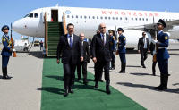 Садыр Жапаров прибыл с государственным визитом в Баку