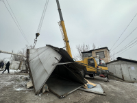 В Бишкеке начали сносить гаражи на улице Асаналиева - фото