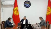 Адылбек Касымалиев провел совещание в Минздраве
