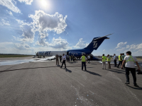 «Было страшно»: пассажир Tez Jet рассказал о произошедшем на борту после аварии