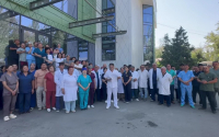 Насилие над медиками. Сотрудники Нацгоспиталя обратились к президенту