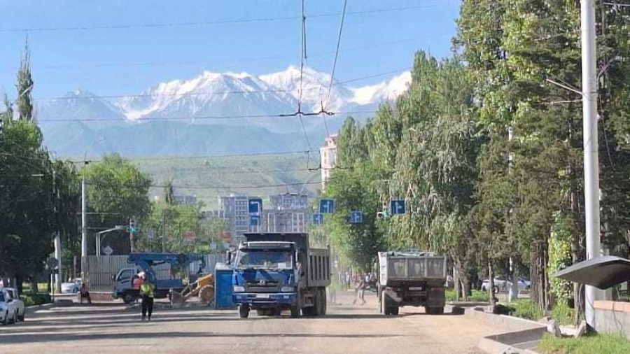 Мэрия Бишкека: Надо убрать троллейбусную линию по Советской