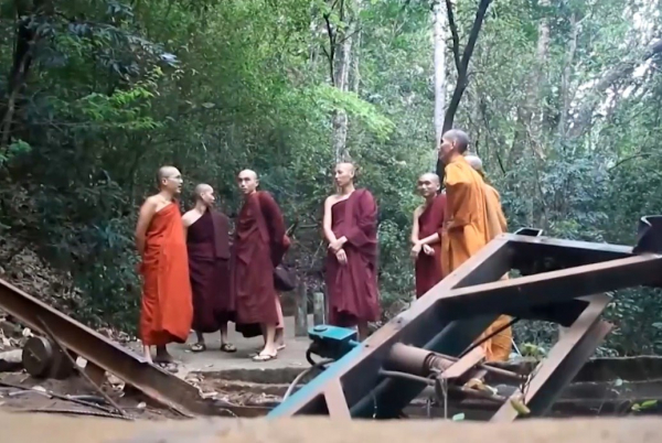Семь буддийских монахов погибли при крушении канатной дороги на Шри-Ланке
