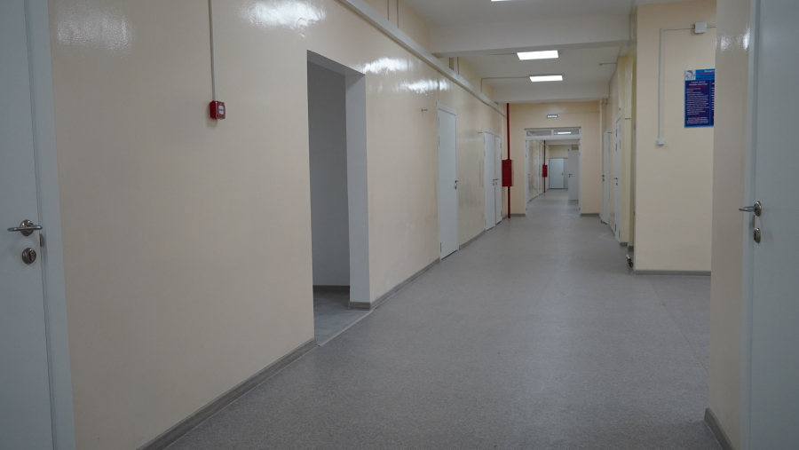 Завершился ремонт трехэтажного корпуса инфекционной больницы в Бишкеке