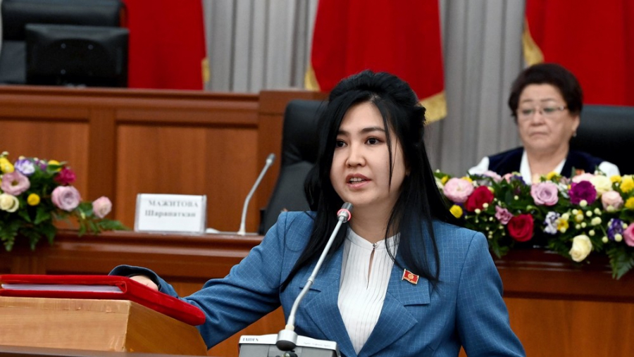 У Орозайым Нарматовой отозвали депутатский мандат за поддельный диплом о высшем образовании