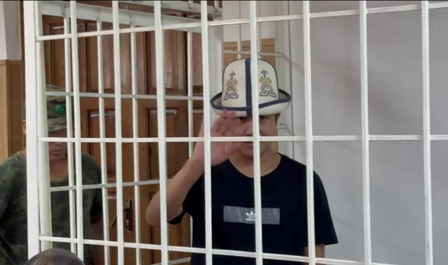 Гособвинение требует 8 лет лишения свободы акыну Аскату Жетигену