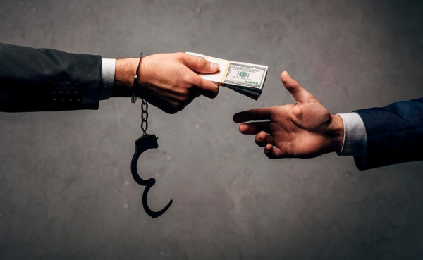 В Узбекистане информаторам о коррупции планируют выдавать охранные ордера