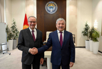 Адылбек Касымалиев принял государственного министра по делам Европы МИД Германии Гюнтера Крихбаума