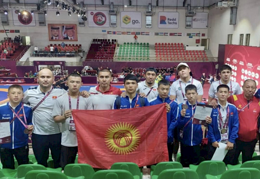 Садырбек Кайыпбеков взял золото на чемпионате Азии по вольной борьбе