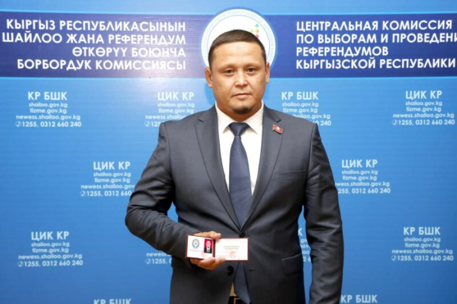 В Жогорку Кенеше место Урмата Самаева занял новый депутат