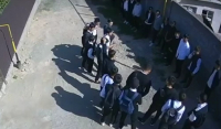 В селе Новопавловка старшеклассники избивают учеников на класс младше - видео