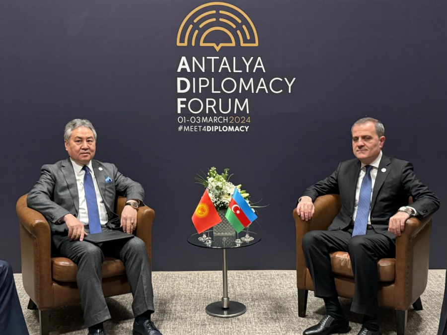 Глава МИД Кыргызстана в Анталье встретился с азербайджанским коллегой