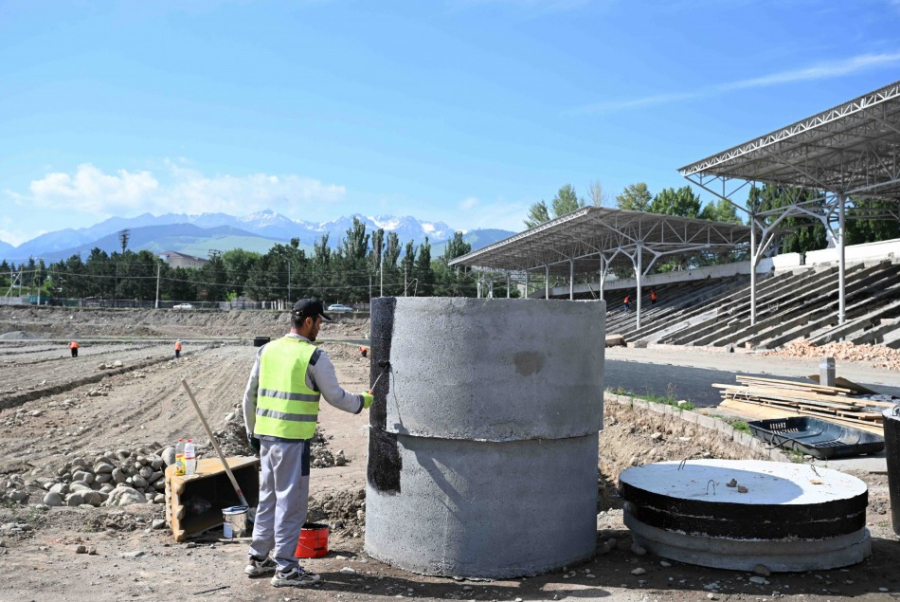 На реконструкцию стадиона в Караколе потратят 342 млн сомов