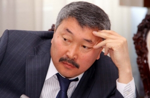 Экс-депутат: Слова Жээнбекова не исполняются. Значит, старые «крыши» до сих пор сидят