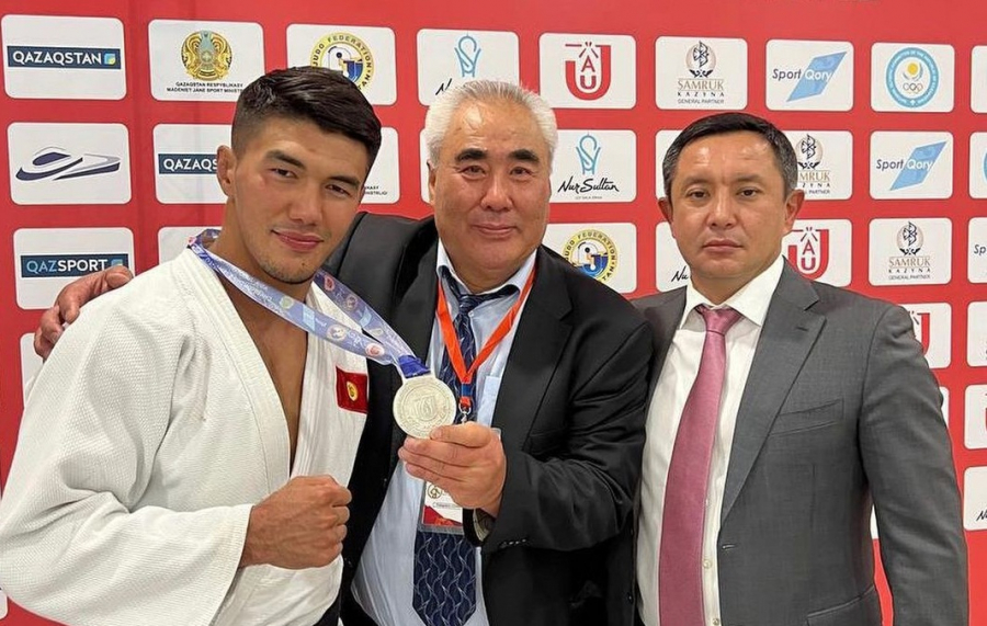 Кыргызстанец Эрлан Шеров стал серебряным призером на чемпионате Азии по дзюдо (фото)