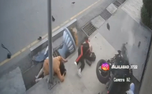 Страшное ДТП в Джалал-Абаде: мотоциклист сбил двух женщин и ребенка (Осторожно, видео!)