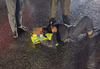 В ​​селе Достук водитель сбил сотрудника ГУОБДД (видео)