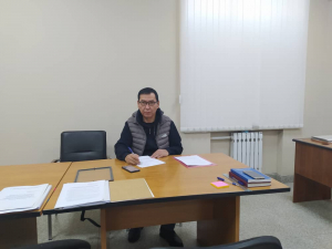 Нурлан Мотуев сдал в ЦИК документы на участие в президентских выборах (фото)