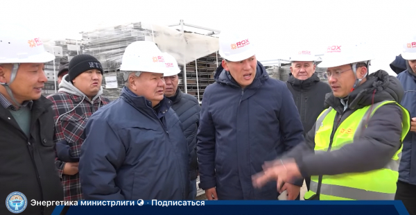 Министр энергетики проверил строительство солнечной электростанции в Иссык-Кульской области
