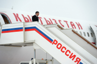 Садыр Жапаров отправился в Казахстан с официальным визитом