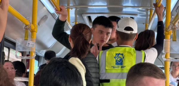 В Бишкеке оштрафованы около 400 пассажиров за неоплату проезда в автобусах