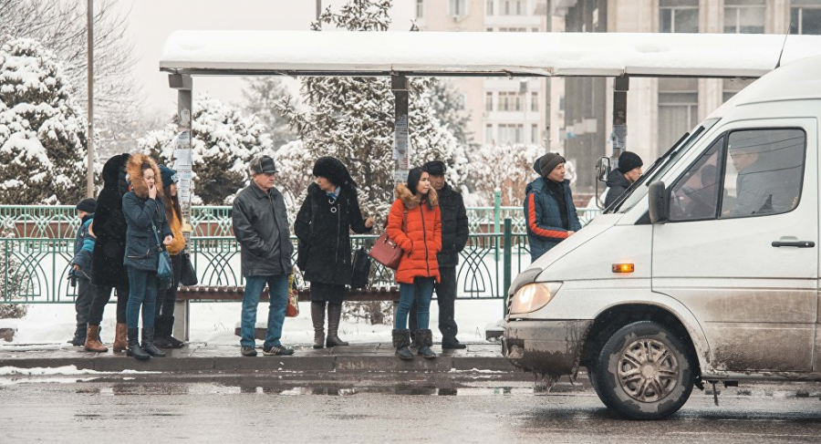 Мэрия Бишкека призывает горожан пересесть на общественный транспорт