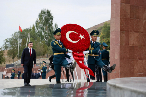 Вице-президент Турции Джевдет Йылмаз посетил комплекс «Ата-Бейит» (фото)