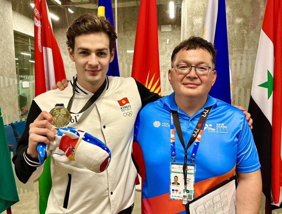 Денис Петрашов выиграл второе золото на чемпионате Азии по плаванию
