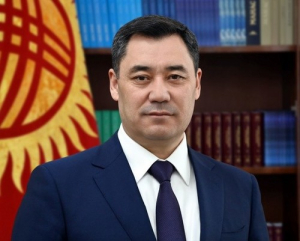 Садыр Жапаров проводит встречу с жителями Узгенского района