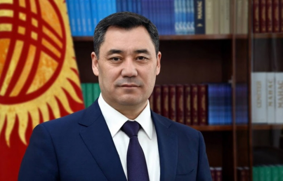 Садыр Жапаров поздравил кыргызстанцев с Днем Конституции страны