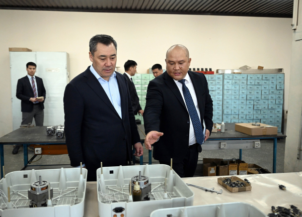 Садыр Жапаров поручил проработать производство беспилотников на базе "Дастана"