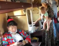«В тесноте, да не в обиде?» Пассажиры пожаловались гендиректору «Кыргыз темир жолу» на состояние поездов