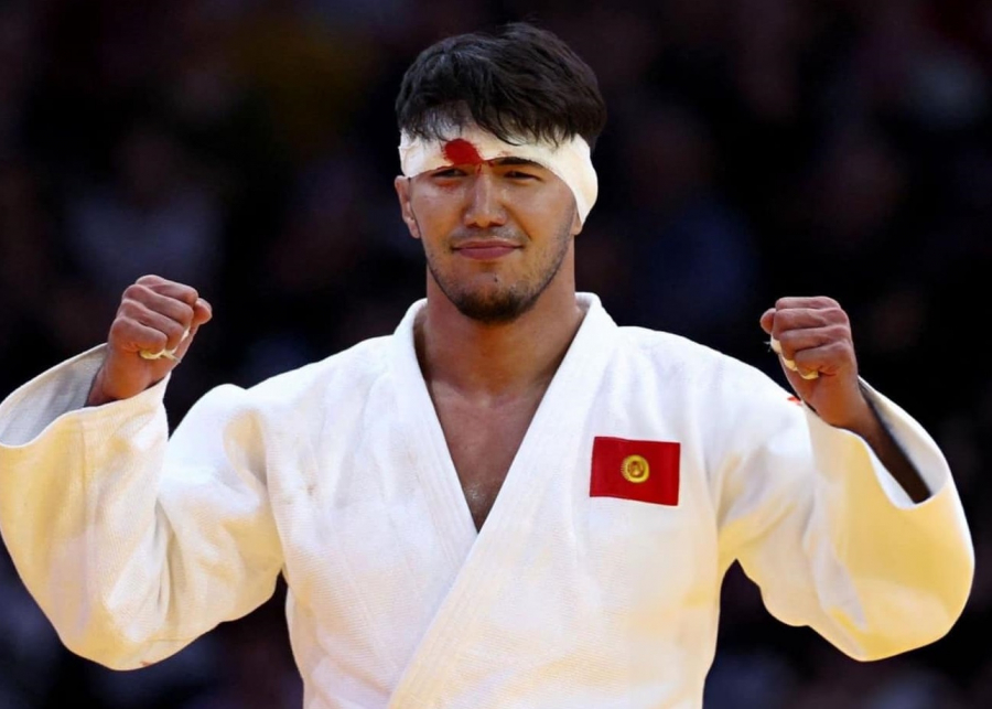 Эрлан Шеров завоевал первую в истории Кыргызстана медаль чемпионата мира по дзюдо