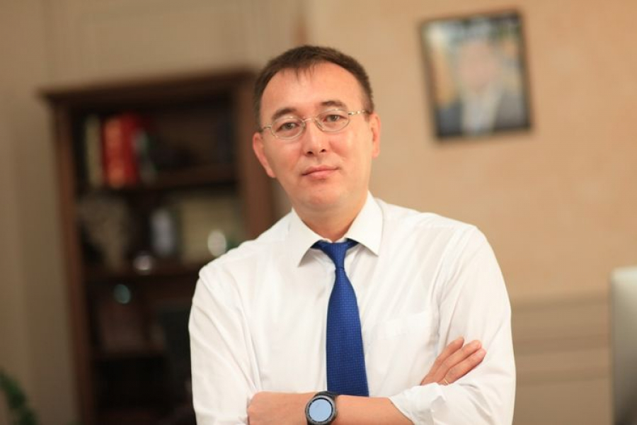 Садыр Жапаров освободил от должности советника главы МВФ от Кыргызстана Толкунбека Абдыгулова