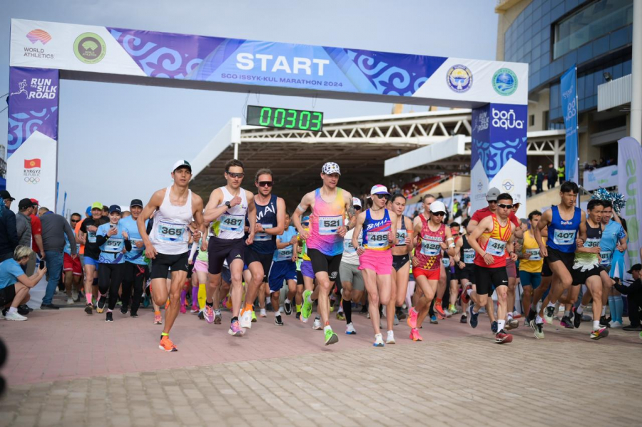 На Иссык-Куле прошел международный марафон Run the Silk Road - фото