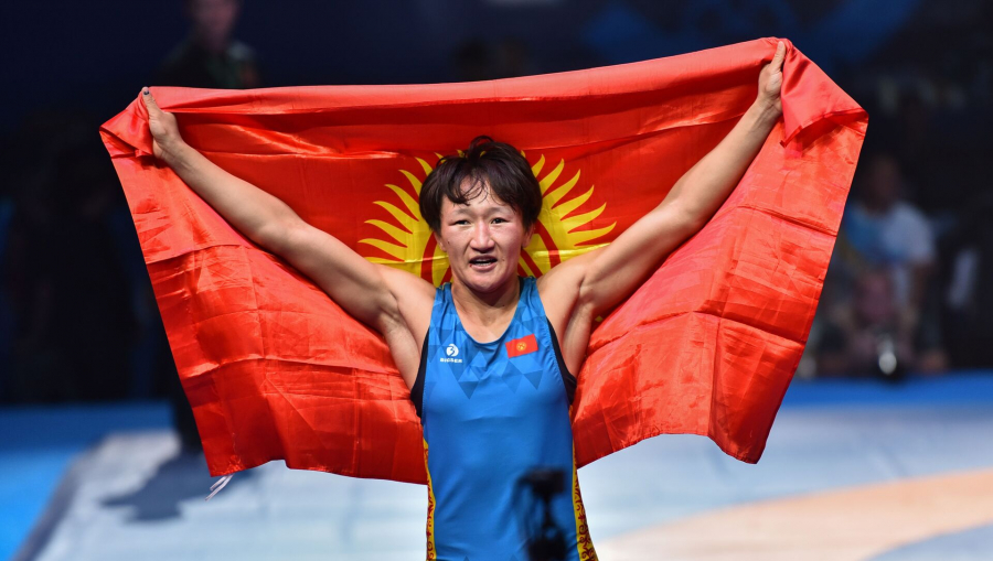 Айсулуу Тыныбекова завоевала золото по вольной борьбе на Играх исламской солидарности