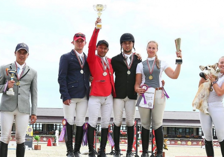 Сборная Кыргызстана по конному спорту завоевала 12 медалей на соревнованиях в Москве