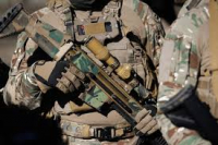 На пункте пропуска "Эркештам" военнослужащий-контрактник выстрелил в себя