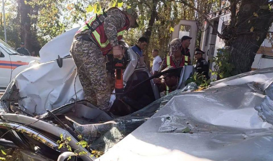 В Жайыльском районе в страшном ДТП погибли два человека - фото