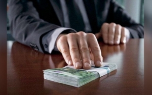 Начальник управления ГСУ МВД задержан со взяткой в 5 тысяч долларов