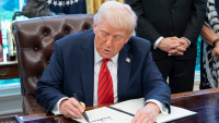 Трамп подписал указ о введении пошлин в отношении 69 стран