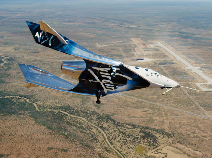 Завершился первый туристический полет в космос компании Virgin Galactic