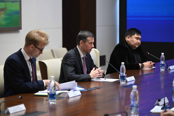 В администрации президента КР обсудили сотрудничество с Великобританией