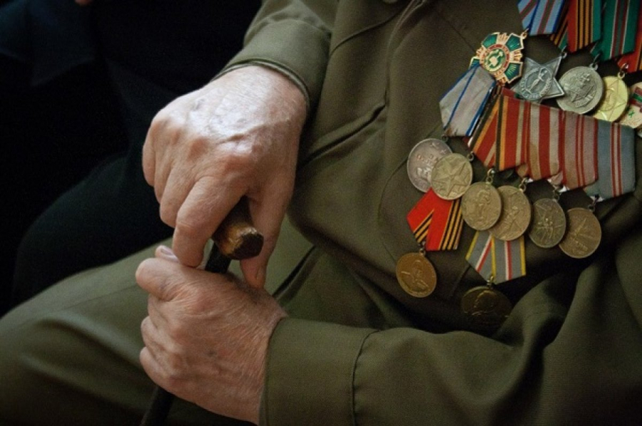 «Дедушка, вас обманывают». Кыргызстанец спас 98-летнего ветерана, участника битвы за Берлин