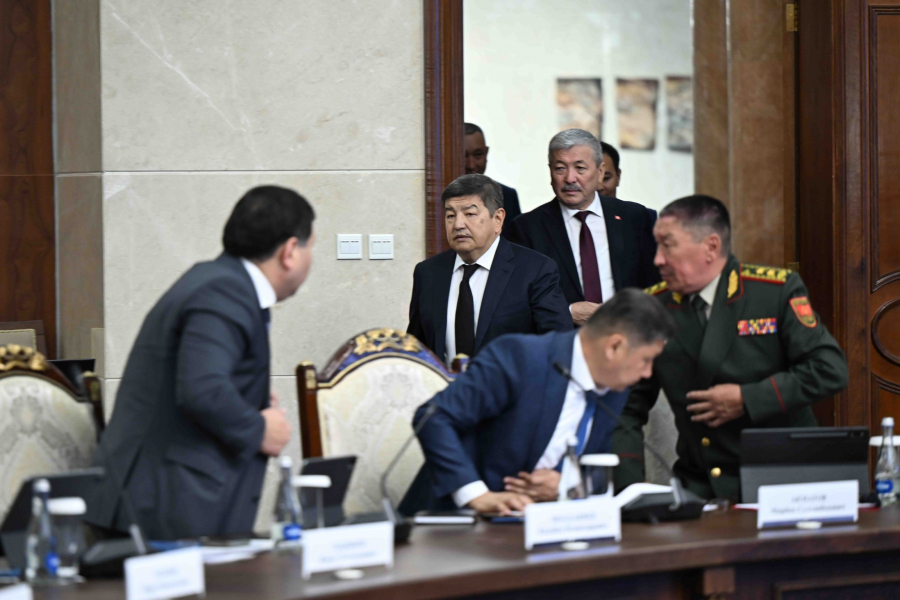В Бишкеке проходит коллегия Администрации президента КР