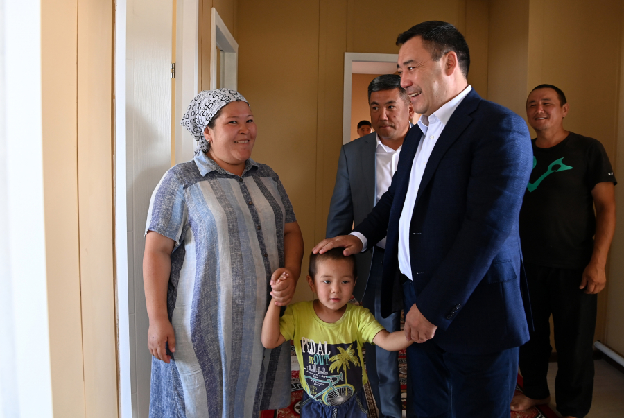 В селе Максат Лейлекского района новые жилые дома решили сдать в эксплуатацию для 84 семей