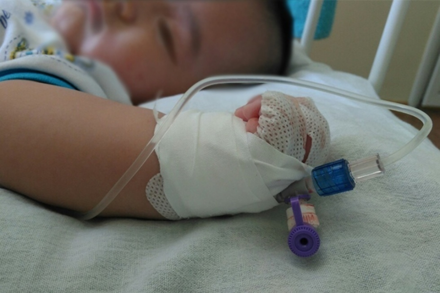Кыргызстанку депортировали из РФ, а ее младенец остался в больнице. Комментарий МИД