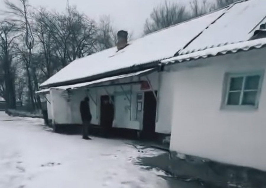 Инфекционная больница Токмака в ужасном состоянии - видео