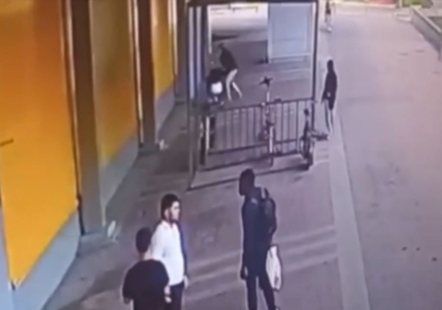 В Москве 23-летний кыргызстанец напал с ножом на девушку (видео)